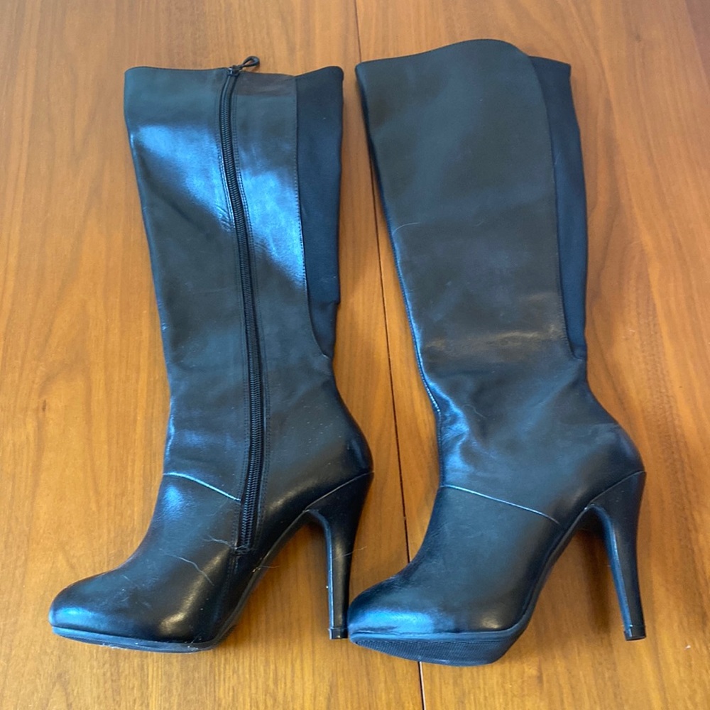 Me Too leather boots - Sz 6